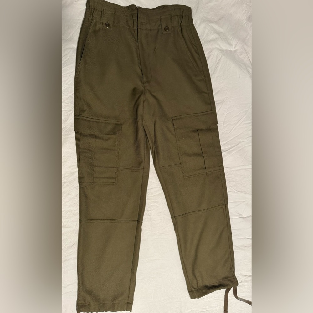 Banana Republic Cargo pants Never Worn / tags